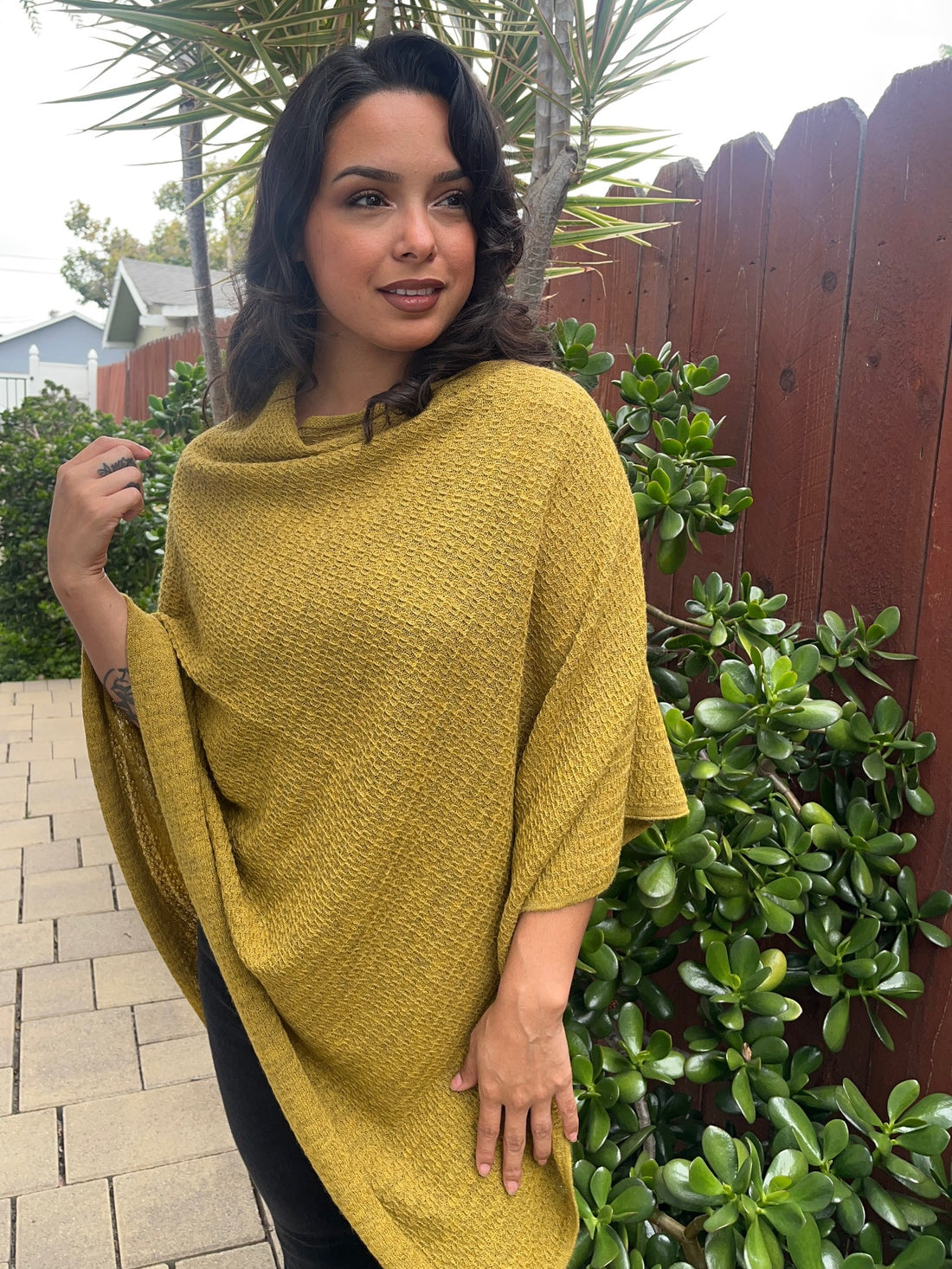 Beyond Threads - Onde Poncho