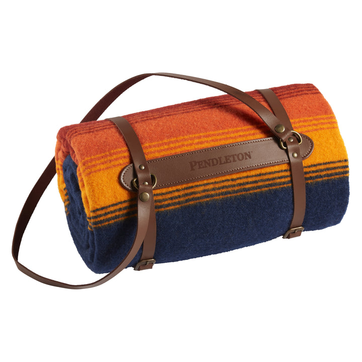 grand canyon wool throw with leather carrier