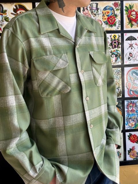 classic wool surf shirt in olive green ombre pattern